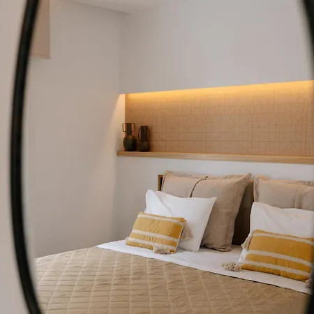 Albatross Hotel