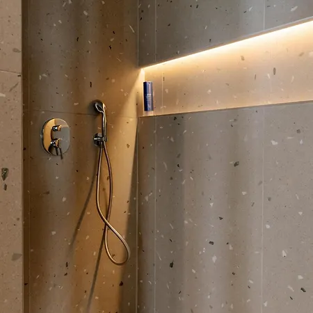Pnoi Hotel 4*