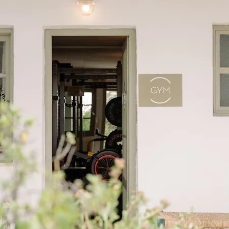 Pnoi Hotel Logaras