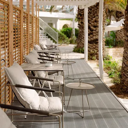 Pnoi Hotel Logaras